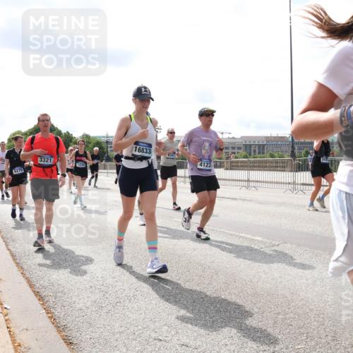 29.06.2025 - hella hamburg halbmarathon Lena Gebhardt http://msf.ph/oto/8421464 29.06.2025 10:18:34 Lombardsbrücke 6270, 3321, 1234, 16833, 8341, 4123, 8067, 1234, 1325, 1521, 1554, 1820, 1982, 2087, 2335, 2634, 2703, 2781, 2821, 3125, 3202, 3321, 3482, 3529, 3591, 3592, 3977, 4123, 4383, 4710, 4738, 4802, 4804, 5049, 5264, 5266, 5834, 5909, 5910, 6270, 6332, 6533, 7051, 7121, 7160, 7214, 7454, 8067, 8341, 8665, 9222, 9276, 9505, 9549, 9586, 9658, 9748, 9834, 9844, 10172, 10467, 10502, 10659, 10687, 10908, 12498, 12541, 12548, 12552, 12703, 13341 meine-sportfotos.de