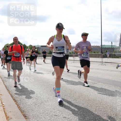 29.06.2025 - hella hamburg halbmarathon Lena Gebhardt http://msf.ph/oto/8421494 29.06.2025 10:18:34 Lombardsbrücke 3321, 6270, 1234, 16833, 341, 4123, 1234, 1325, 1521, 1554, 1820, 1982, 2087, 2335, 2634, 2703, 2781, 2821, 3125, 3202, 3321, 3482, 3529, 3591, 3592, 3977, 4123, 4383, 4710, 4738, 4802, 4804, 5049, 5264, 5266, 5834, 5909, 5910, 6270, 6332, 6533, 7051, 7121, 7160, 7214, 7454, 8067, 8341, 8665, 9222, 9276, 9505, 9549, 9586, 9658, 9748, 9834, 9844, 10172, 10467, 10502, 10659, 10687, 10908, 12498, 12541, 12548, 12552, 12703, 13341 meine-sportfotos.de