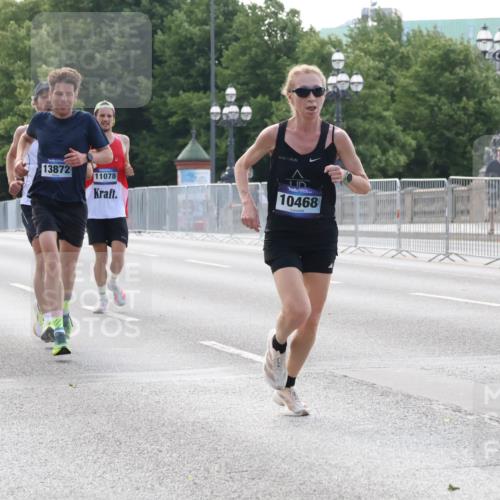 29.06.2025 - hella hamburg halbmarathon Lena Gebhardt http://msf.ph/oto/8421506 29.06.2025 09:42:29 Lombardsbrücke 19078, 13872, 11078, 10468, 2604, 2618, 9269, 10468, 10485, 11078, 12360, 13872, 13913, 14113, 14506, 14836, 15253, 16615, 17003, 17614, 17752, 18569, 19041, 19042, 19050, 19078 meine-sportfotos.de