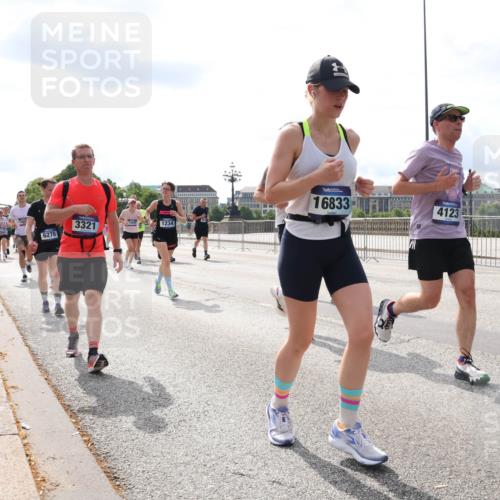 29.06.2025 - hella hamburg halbmarathon Lena Gebhardt http://msf.ph/oto/8421527 29.06.2025 10:18:34 Lombardsbrücke 3321, 6270, 1234, 16833, 4123, 1234, 1325, 1521, 1554, 1820, 1982, 2087, 2335, 2634, 2703, 2781, 2821, 3125, 3202, 3321, 3482, 3529, 3591, 3592, 3977, 4123, 4383, 4710, 4738, 4802, 4804, 5049, 5264, 5266, 5834, 5909, 5910, 6270, 6332, 6533, 7051, 7121, 7160, 7214, 7454, 8067, 8341, 8665, 9222, 9276, 9505, 9549, 9586, 9658, 9748, 9834, 9844, 10172, 10467, 10502, 10659, 10687, 10908, 12498, 12541, 12548, 12552, 12703, 13341 meine-sportfotos.de