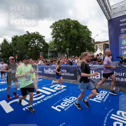 29.06.2025 - hella hamburg halbmarathon Zöllner http://msf.ph/oto/8421537 29.06.2025 10:53:48 Ziel 1422, 2058, 2082, 2518, 5399, 5607, 6260, 6877, 7177, 8285, 8335, 9922, 10529, 10895, 11588, 11589, 11604, 14702, 14818, 15441, 15502, 16092, 17482, 17740, 18143, 18249, 18487, 18514, 18759 meine-sportfotos.de