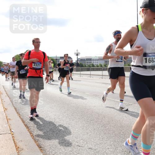 29.06.2025 - hella hamburg halbmarathon Lena Gebhardt http://msf.ph/oto/8421552 29.06.2025 10:18:35 Lombardsbrücke 6270, 3321, 1234, 5748, 16833, 4123, 1234, 1521, 1554, 1820, 1982, 2087, 2335, 2634, 2703, 2781, 2821, 3125, 3202, 3321, 3482, 3529, 3591, 3592, 4123, 4383, 4710, 4738, 4802, 4804, 5049, 5264, 5266, 5834, 5909, 5910, 6270, 6332, 6533, 7051, 7121, 7160, 7214, 7454, 8067, 8341, 8665, 9222, 9276, 9505, 9549, 9586, 9658, 9748, 9834, 9844, 10172, 10467, 10502, 10659, 10687, 10908, 12498, 12541, 12548, 12552, 12703, 13341 meine-sportfotos.de