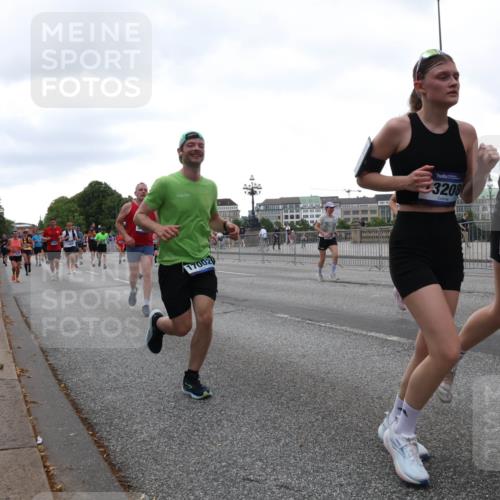 29.06.2025 - hella hamburg halbmarathon Lena Gebhardt http://msf.ph/oto/8421557 29.06.2025 10:52:37 Lombardsbrücke 17002, 3208, 13, 11899, 1369, 1826, 2146, 2362, 2420, 2528, 2701, 2983, 3140, 3227, 3645, 4273, 4436, 4591, 4729, 4815, 5262, 5360, 6386, 6403, 6404, 6406, 6671, 6985, 7032, 7511, 7690, 7691, 7735, 7737, 7812, 8194, 8196, 8641, 9068, 9070, 9103, 9368, 9545, 9731, 10055, 10080, 10296, 10342, 10392, 10600, 10634, 10879, 10884, 10928, 10981, 11084, 11126, 11127, 11297, 11736, 11899, 11919, 11974, 12127, 12128, 12546, 12558, 12994, 14009 meine-sportfotos.de