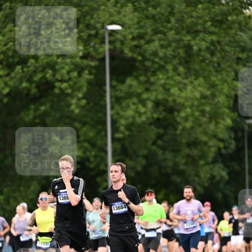 29.06.2025 - hella hamburg halbmarathon Dr. Thomas Lammeyer http://msf.ph/oto/8421562 29.06.2025 10:47:38 Kennedybrücke 1226, 1310, 1467, 1788, 2103, 2158, 2267, 2538, 2971, 3283, 3288, 3518, 3764, 4105, 4177, 4302, 4353, 4891, 4892, 5265, 5370, 5755, 7461, 7872, 8233, 8991, 9304, 9976, 10536 meine-sportfotos.de