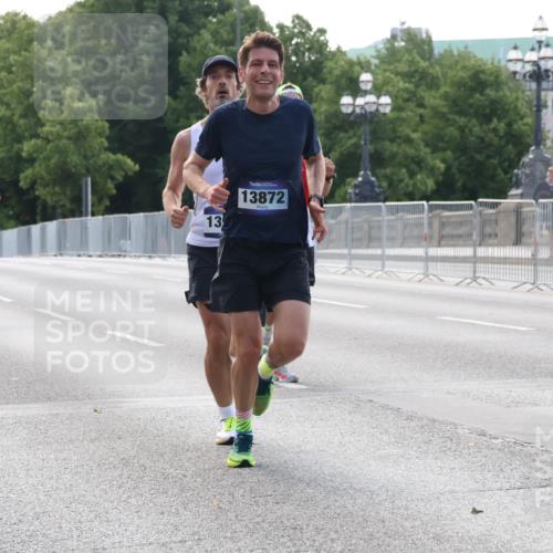 29.06.2025 - hella hamburg halbmarathon Lena Gebhardt http://msf.ph/oto/8421581 29.06.2025 09:42:30 Lombardsbrücke 17614, 19050, 19078, 13, 13872, 2604, 2618, 7331, 7855, 9269, 10468, 10485, 11078, 12360, 13872, 13913, 14113, 14506, 14753, 14836, 15253, 16615, 17003, 17614, 18569, 19041, 19042, 19050, 19078 meine-sportfotos.de