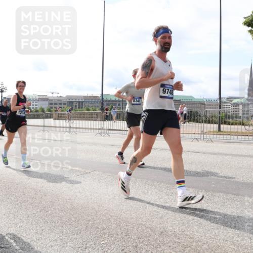 29.06.2025 - hella hamburg halbmarathon Lena Gebhardt http://msf.ph/oto/8421609 29.06.2025 10:18:35 Lombardsbrücke 3321, 9651, 1234, 8341, 9748, 1234, 1521, 1554, 1820, 1982, 2087, 2335, 2634, 2703, 2781, 2821, 3125, 3202, 3321, 3482, 3529, 3591, 3592, 4123, 4383, 4710, 4738, 4802, 4804, 5049, 5264, 5266, 5834, 5909, 5910, 6270, 6332, 6533, 7051, 7121, 7160, 7214, 7454, 8067, 8341, 8665, 9222, 9276, 9505, 9549, 9586, 9658, 9748, 9834, 9844, 10172, 10467, 10502, 10659, 10687, 10908, 12498, 12541, 12548, 12552, 12703, 13341 meine-sportfotos.de