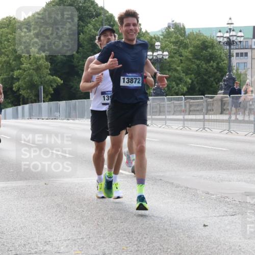 29.06.2025 - hella hamburg halbmarathon Lena Gebhardt http://msf.ph/oto/8421617 29.06.2025 09:42:30 Lombardsbrücke 31, 17614, 9078, 139, 13872, 2604, 2618, 7331, 7855, 9269, 10468, 10485, 11078, 12360, 13872, 13913, 14113, 14506, 14753, 14836, 15253, 16615, 17003, 17614, 18569, 19041, 19042, 19050, 19078 meine-sportfotos.de