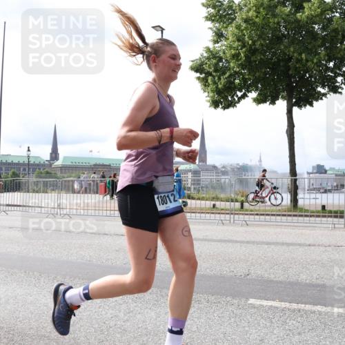29.06.2025 - hella hamburg halbmarathon Lena Gebhardt http://msf.ph/oto/8421618 29.06.2025 10:27:47 Lombardsbrücke 77, 18012, 1148, 2080, 3389, 4372, 5177, 5285, 5825, 5847, 6214, 6632, 7497, 7764, 7978, 8085, 9567, 9688, 10158, 10412, 10413, 11256, 11692, 11739, 12500, 12780, 12823, 12842, 13043, 13678, 13860, 14206, 15607, 15608, 16569, 16804, 16838, 17427, 17791, 18012, 18097, 18301, 18626, 18766 meine-sportfotos.de
