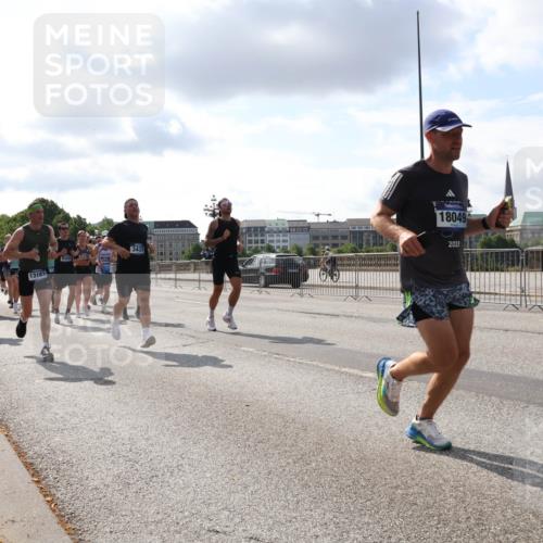 29.06.2025 - hella hamburg halbmarathon Lena Gebhardt http://msf.ph/oto/8421628 29.06.2025 09:51:50 Lombardsbrücke 15185, 13183, 18049, 8359, 3437, 2023, 1312, 1353, 1520, 1569, 1570, 1763, 1903, 1912, 1920, 2653, 2880, 2972, 3437, 3523, 3697, 4297, 4634, 4759, 4843, 4865, 4991, 4999, 5014, 5047, 5129, 5231, 5336, 5375, 5410, 5690, 5987, 6490, 6700, 6705, 6770, 7092, 7105, 7185, 7363, 8074, 8346, 8359, 8564, 8871, 8900, 9114, 9358, 9364, 9659, 10319, 10375, 10480, 10669, 10691, 10934, 10978, 11021, 11049, 11417, 11714, 11959, 12438, 12623, 12711 meine-sportfotos.de
