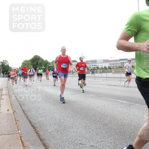 29.06.2025 - hella hamburg halbmarathon Lena Gebhardt http://msf.ph/oto/8421629 29.06.2025 10:52:38 Lombardsbrücke 3140, 5360, 10392, 1008, 17007, 1369, 1826, 2146, 2362, 2420, 2528, 2701, 2983, 3140, 3227, 3645, 4436, 4591, 4729, 4815, 5262, 5360, 6386, 6403, 6404, 6406, 6671, 6985, 7032, 7511, 7690, 7691, 7735, 7737, 7812, 8194, 8196, 8641, 9068, 9070, 9103, 9368, 9545, 9731, 10055, 10080, 10296, 10342, 10392, 10600, 10634, 10879, 10884, 10928, 10981, 11084, 11126, 11127, 11297, 11736, 11899, 11919, 11974, 12127, 12128, 12546, 12558, 12994, 14009 meine-sportfotos.de