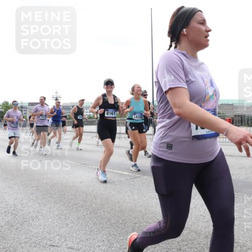 29.06.2025 - hella hamburg halbmarathon Lena Gebhardt http://msf.ph/oto/8421653 29.06.2025 10:42:56 Lombardsbrücke 3378, 8161, 3283, 14126, 1149, 1467, 1656, 1788, 1964, 1994, 2103, 2134, 2158, 2267, 2361, 2401, 2450, 2509, 2538, 2580, 2940, 2941, 2971, 3074, 3283, 3378, 3518, 3638, 3764, 3874, 4092, 4105, 4177, 4302, 4334, 4385, 4680, 4778, 5067, 5268, 5403, 5417, 5610, 5755, 5967, 6120, 6764, 7040, 7043, 7461, 7513, 8161, 8184, 8529, 8795, 8816, 8991, 9072, 9304, 9378, 9644, 10008, 10180, 10454, 10697, 11142, 11710, 12151, 12441, 13049, 13241 meine-sportfotos.de