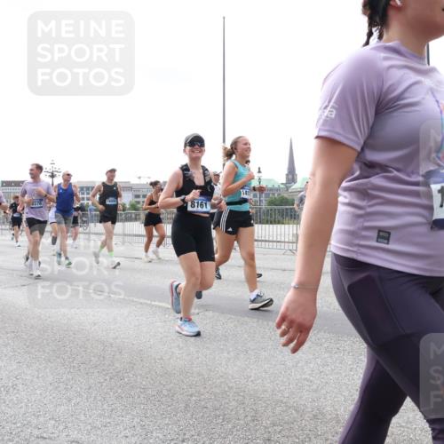 29.06.2025 - hella hamburg halbmarathon Lena Gebhardt http://msf.ph/oto/8421676 29.06.2025 10:42:56 Lombardsbrücke 3378, 16892, 8161, 2509, 008, 1661, 1149, 1467, 1656, 1788, 1964, 1994, 2103, 2134, 2158, 2267, 2361, 2401, 2450, 2509, 2538, 2580, 2940, 2941, 2971, 3074, 3283, 3378, 3518, 3638, 3764, 3874, 4092, 4105, 4177, 4302, 4334, 4385, 4680, 4778, 5067, 5268, 5403, 5417, 5610, 5755, 5967, 6120, 6764, 7040, 7043, 7461, 7513, 8161, 8184, 8529, 8795, 8816, 8991, 9072, 9304, 9378, 9644, 10008, 10180, 10454, 10697, 11142, 11710, 12151, 12441, 13049, 13241 meine-sportfotos.de