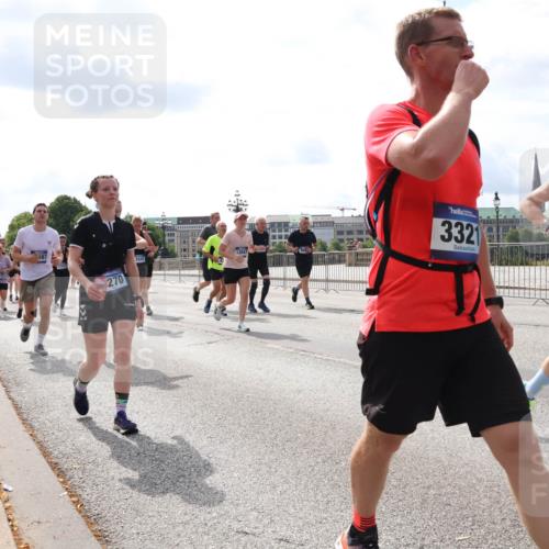 29.06.2025 - hella hamburg halbmarathon Lena Gebhardt http://msf.ph/oto/8421686 29.06.2025 10:18:36 Lombardsbrücke 270, 2541, 12847, 3321, 0, 1234, 1234, 1349, 1521, 1554, 1820, 1982, 2087, 2335, 2634, 2703, 2781, 2821, 3125, 3202, 3321, 3482, 3529, 3591, 3592, 4123, 4383, 4710, 4738, 4802, 4804, 5049, 5264, 5266, 5834, 5909, 5910, 6270, 6332, 6533, 7051, 7121, 7160, 7214, 7454, 8067, 8341, 8665, 9222, 9276, 9505, 9549, 9586, 9658, 9748, 9834, 9844, 10172, 10467, 10502, 10659, 10687, 10908, 12498, 12541, 12548, 12552, 12703, 13341 meine-sportfotos.de