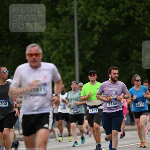 29.06.2025 - hella hamburg halbmarathon Dr. Thomas Lammeyer http://msf.ph/oto/8421715 29.06.2025 10:47:43 Kennedybrücke 1226, 1310, 1467, 1788, 1878, 2103, 2158, 2267, 2538, 2971, 3283, 3288, 3518, 3764, 4105, 4177, 4302, 4353, 5265, 5370, 5755, 7461, 7872, 8135, 8233, 8991, 9831, 9976, 10083, 10200, 10202, 10536 meine-sportfotos.de