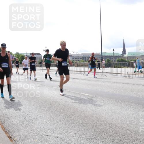 29.06.2025 - hella hamburg halbmarathon Lena Gebhardt http://msf.ph/oto/8421718 29.06.2025 10:27:47 Lombardsbrücke 8056, 17791, 16838, 1148, 2080, 3389, 4372, 5177, 5285, 5825, 5847, 6214, 6632, 7497, 7764, 7978, 8085, 9567, 9688, 10158, 10412, 10413, 11256, 11692, 11739, 12500, 12780, 12823, 12842, 13043, 13678, 13860, 14206, 15607, 15608, 16569, 16804, 16838, 17427, 17791, 18012, 18097, 18301, 18626, 18766 meine-sportfotos.de
