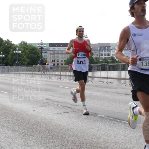 29.06.2025 - hella hamburg halbmarathon Lena Gebhardt http://msf.ph/oto/8421763 29.06.2025 09:42:32 Lombardsbrücke 19078, 11078, 13913, 2604, 2618, 5612, 7331, 7855, 9269, 10468, 10485, 11078, 11228, 12360, 13872, 13913, 14113, 14506, 14753, 14836, 15253, 16615, 17003, 17614, 18569, 19041, 19042, 19050, 19078 meine-sportfotos.de