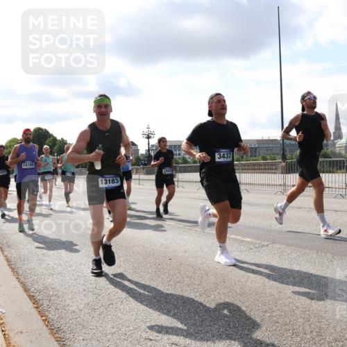 29.06.2025 - hella hamburg halbmarathon Lena Gebhardt http://msf.ph/oto/8421775 29.06.2025 09:51:51 Lombardsbrücke 18330, 15185, 5129, 074, 15935, 13183, 3437, 1312, 1353, 1520, 1569, 1570, 1763, 1903, 1920, 2653, 2880, 2972, 3437, 3523, 3697, 4297, 4634, 4759, 4843, 4865, 4991, 4999, 5014, 5047, 5129, 5231, 5336, 5375, 5410, 5690, 5987, 6490, 6700, 6705, 6770, 7092, 7105, 7185, 7363, 7710, 8074, 8346, 8359, 8564, 8871, 8900, 9114, 9358, 9364, 9659, 10319, 10375, 10480, 10669, 10691, 10934, 10978, 11021, 11049, 11417, 11714, 11959, 12438, 12623, 12711 meine-sportfotos.de