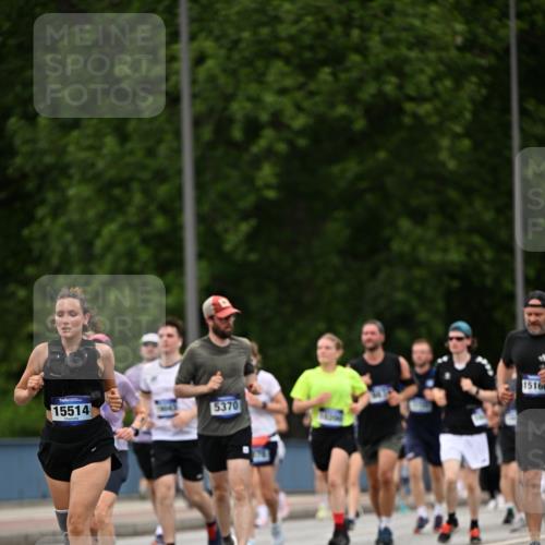 29.06.2025 - hella hamburg halbmarathon Dr. Thomas Lammeyer http://msf.ph/oto/8421777 29.06.2025 10:47:48 Kennedybrücke 1226, 1310, 1467, 1788, 1878, 2103, 2158, 2267, 2361, 2538, 2971, 3283, 3288, 3518, 3764, 4105, 4177, 4302, 5265, 5370, 5720, 5755, 6012, 7461, 7872, 8135, 8991, 9831, 9976, 10083, 10200, 10202 meine-sportfotos.de