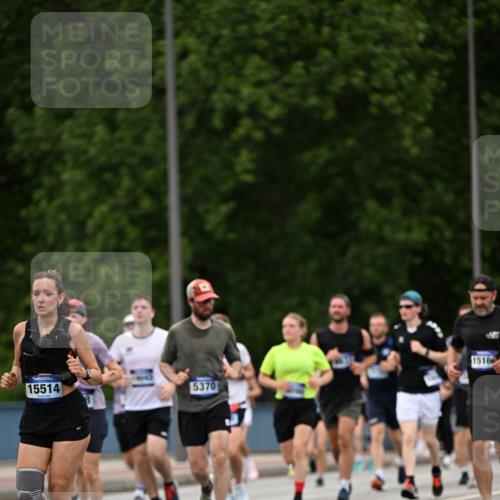 29.06.2025 - hella hamburg halbmarathon Dr. Thomas Lammeyer http://msf.ph/oto/8421785 29.06.2025 10:47:48 Kennedybrücke 1226, 1310, 1467, 1788, 1878, 2103, 2158, 2267, 2361, 2538, 2971, 3283, 3288, 3518, 3764, 4105, 4177, 4302, 5265, 5370, 5720, 5755, 6012, 7461, 7872, 8135, 8991, 9831, 9976, 10083, 10200, 10202 meine-sportfotos.de