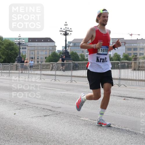 29.06.2025 - hella hamburg halbmarathon Lena Gebhardt http://msf.ph/oto/8421794 29.06.2025 09:42:33 Lombardsbrücke 1078, 2604, 2618, 5612, 7331, 7855, 9269, 10468, 10485, 11078, 11228, 12360, 13872, 13913, 14113, 14506, 14753, 14836, 15253, 16615, 17003, 17614, 18569, 19041, 19042, 19050, 19078 meine-sportfotos.de