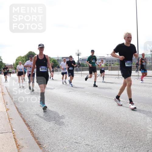 29.06.2025 - hella hamburg halbmarathon Lena Gebhardt http://msf.ph/oto/8421802 29.06.2025 10:27:48 Lombardsbrücke 11, 8056, 17791, 16804, 16838, 1148, 2080, 3389, 4372, 5177, 5285, 5825, 5847, 6214, 6632, 7497, 7764, 7978, 8085, 9567, 9688, 10158, 10412, 10413, 11256, 11692, 11739, 12500, 12780, 12823, 12842, 13043, 13568, 13678, 13860, 14206, 15607, 15608, 16569, 16804, 16838, 17427, 17791, 18012, 18097, 18301, 18626, 18766 meine-sportfotos.de