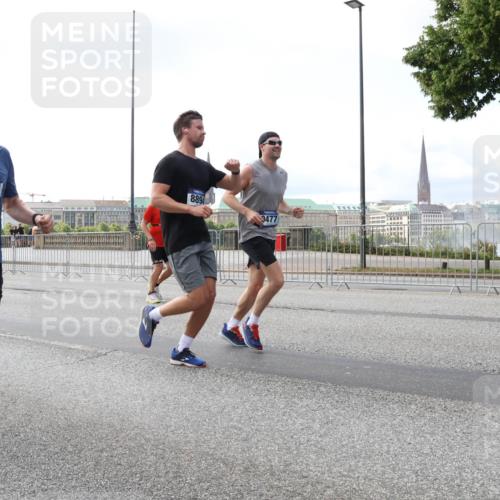 29.06.2025 - hella hamburg halbmarathon Lena Gebhardt http://msf.ph/oto/8421809 29.06.2025 10:05:54 Lombardsbrücke 18973, 8894, 9477, 1229, 1448, 1830, 1842, 1936, 1981, 2471, 2540, 2624, 3062, 3461, 3929, 4014, 4169, 4542, 4782, 5762, 6014, 7138, 7741, 8051, 8316, 8894, 8909, 9339, 9361, 9477, 9736, 9737, 9738, 9917, 10343, 10791, 10998, 11784, 11873, 11958, 13042, 13054, 14369, 14465, 14642, 14987, 15229, 15766, 15772, 16441, 16546, 16687, 17239, 17731, 17740, 17746, 17885, 18768, 18857, 18973, 19248 meine-sportfotos.de