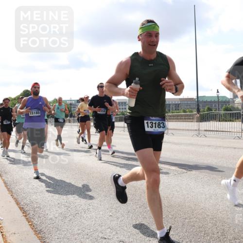 29.06.2025 - hella hamburg halbmarathon Lena Gebhardt http://msf.ph/oto/8421837 29.06.2025 09:51:52 Lombardsbrücke 18830, 501, 15185, 5129, 359, 13183, 3437, 1057, 1312, 1353, 1520, 1569, 1570, 1763, 1903, 1920, 2653, 2880, 2972, 3437, 3523, 3697, 4297, 4634, 4759, 4843, 4865, 4991, 4999, 5014, 5047, 5129, 5231, 5336, 5375, 5410, 5690, 5987, 6490, 6700, 6705, 6770, 7092, 7105, 7185, 7363, 7710, 8074, 8346, 8359, 8564, 8871, 8900, 9114, 9358, 9364, 9659, 10319, 10375, 10480, 10669, 10691, 10934, 10978, 11021, 11049, 11417, 11714, 11959, 12438, 12623, 12711 meine-sportfotos.de