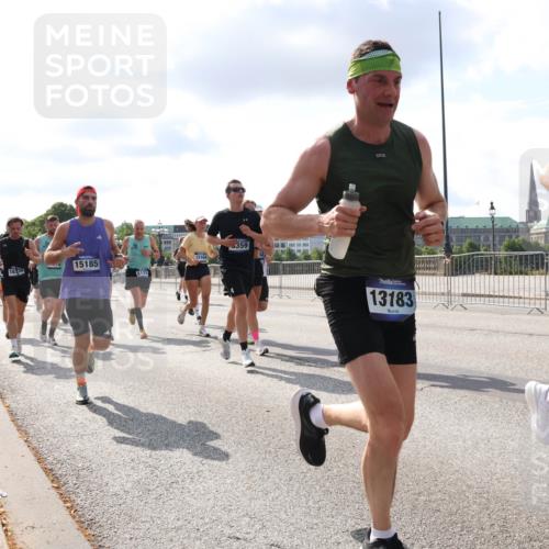 29.06.2025 - hella hamburg halbmarathon Lena Gebhardt http://msf.ph/oto/8421861 29.06.2025 09:51:52 Lombardsbrücke 18330, 15164, 15185, 5129, 359, 13183, 3437, 1057, 1312, 1353, 1520, 1569, 1570, 1763, 1903, 1920, 2653, 2880, 2972, 3437, 3523, 3697, 4297, 4634, 4759, 4843, 4865, 4991, 4999, 5014, 5047, 5129, 5231, 5336, 5375, 5410, 5690, 5987, 6490, 6700, 6705, 6770, 7092, 7105, 7185, 7363, 7710, 8074, 8346, 8359, 8564, 8871, 8900, 9114, 9358, 9364, 9659, 10319, 10375, 10480, 10669, 10691, 10934, 10978, 11021, 11049, 11417, 11714, 11959, 12438, 12623, 12711 meine-sportfotos.de