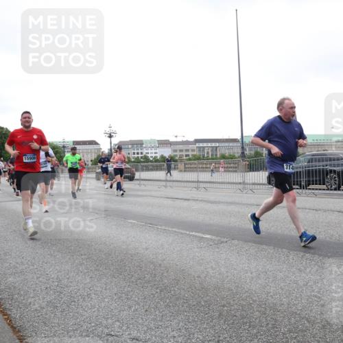 29.06.2025 - hella hamburg halbmarathon Lena Gebhardt http://msf.ph/oto/8421880 29.06.2025 10:52:42 Lombardsbrücke 2420, 15906, 314, 1369, 1826, 2146, 2362, 2420, 2528, 2701, 2983, 2988, 3140, 3227, 3645, 3787, 4591, 4729, 4815, 5262, 5360, 6386, 6403, 6671, 7032, 7511, 7690, 7691, 7735, 7737, 7812, 8641, 9068, 9070, 9103, 9368, 9545, 9731, 10055, 10080, 10296, 10392, 10417, 10568, 10600, 10634, 10879, 10884, 10928, 10981, 11084, 11297, 11736, 11899, 11919, 11974, 12127, 12128, 12546, 12558, 12994, 14009, 14765, 14807, 14979 meine-sportfotos.de