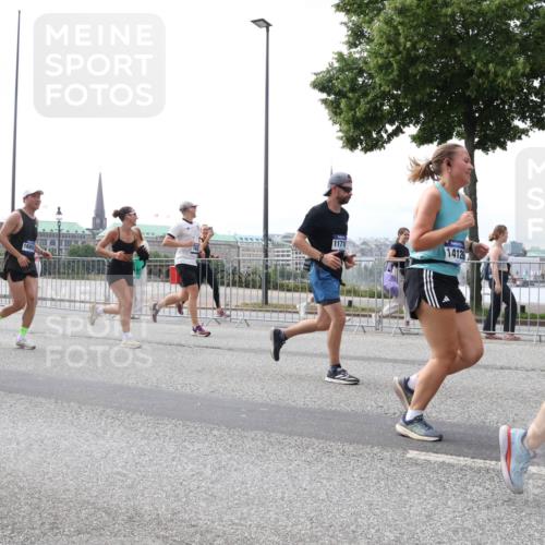 29.06.2025 - hella hamburg halbmarathon Lena Gebhardt http://msf.ph/oto/8421887 29.06.2025 10:42:57 Lombardsbrücke 337, 1171, 14126, 1149, 1467, 1656, 1788, 1964, 1994, 2103, 2134, 2158, 2267, 2361, 2401, 2450, 2509, 2538, 2580, 2940, 2941, 2971, 3074, 3283, 3378, 3518, 3638, 3764, 3874, 4092, 4105, 4177, 4302, 4334, 4385, 4680, 4778, 5067, 5268, 5417, 5610, 5755, 5967, 6120, 6764, 7043, 7461, 7513, 8161, 8184, 8435, 8529, 8795, 8816, 8991, 9072, 9304, 9378, 9644, 10008, 10180, 10454, 10697, 11142, 11710, 12151, 12441, 13049, 13241 meine-sportfotos.de