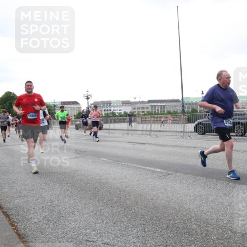 29.06.2025 - hella hamburg halbmarathon Lena Gebhardt http://msf.ph/oto/8421894 29.06.2025 10:52:42 Lombardsbrücke 2420, 15906, 1704, 314, 1369, 1826, 2146, 2362, 2420, 2528, 2701, 2983, 2988, 3140, 3227, 3645, 3787, 4591, 4729, 4815, 5262, 5360, 6386, 6403, 6671, 7032, 7511, 7690, 7691, 7735, 7737, 7812, 8641, 9068, 9070, 9103, 9368, 9545, 9731, 10055, 10080, 10296, 10392, 10417, 10568, 10600, 10634, 10879, 10884, 10928, 10981, 11084, 11297, 11736, 11899, 11919, 11974, 12127, 12128, 12546, 12558, 12994, 14009, 14765, 14807, 14979 meine-sportfotos.de