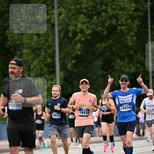 29.06.2025 - hella hamburg halbmarathon Dr. Thomas Lammeyer http://msf.ph/oto/8421898 29.06.2025 10:47:54 Kennedybrücke 1226, 1788, 1816, 1878, 2103, 2158, 2267, 2361, 2538, 2971, 3288, 3518, 4105, 4177, 4302, 5265, 5370, 5720, 6012, 6096, 7205, 7461, 7872, 8135, 8991, 9831, 9976, 10083, 10200, 10202 meine-sportfotos.de