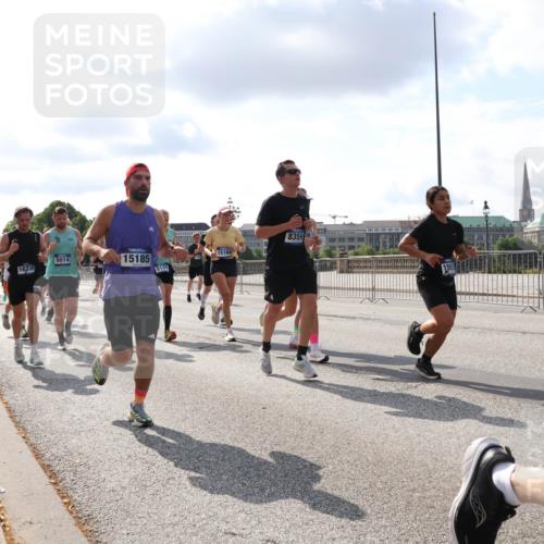 29.06.2025 - hella hamburg halbmarathon Lena Gebhardt http://msf.ph/oto/8421906 29.06.2025 09:51:52 Lombardsbrücke 5014, 15185, 1057, 1312, 1353, 1520, 1569, 1570, 1763, 1903, 1920, 2653, 2880, 2972, 3437, 3523, 3697, 4297, 4634, 4759, 4843, 4865, 4991, 4999, 5014, 5047, 5129, 5231, 5336, 5375, 5410, 5690, 5987, 6490, 6700, 6705, 6770, 7092, 7105, 7185, 7363, 7710, 8074, 8346, 8359, 8564, 8871, 8900, 9114, 9358, 9364, 9659, 10319, 10375, 10480, 10669, 10691, 10934, 10978, 11021, 11049, 11417, 11714, 11959, 12438, 12623, 12711 meine-sportfotos.de