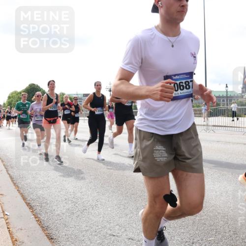 29.06.2025 - hella hamburg halbmarathon Lena Gebhardt http://msf.ph/oto/8421926 29.06.2025 10:18:39 Lombardsbrücke 3202, 2548, 14023, 7454, 12552, 10172, 100, 0687, 1234, 1349, 1521, 1820, 2087, 2335, 2634, 2703, 2781, 2821, 3125, 3202, 3321, 3482, 3529, 3591, 3592, 4123, 4383, 4710, 4718, 4738, 4802, 4804, 5049, 5264, 5266, 5834, 5909, 5910, 6332, 6413, 6533, 7051, 7121, 7160, 7214, 7252, 7454, 8341, 8665, 8780, 9222, 9276, 9505, 9549, 9586, 9658, 9748, 9834, 10172, 10467, 10502, 10659, 10687, 10816, 10908, 12498, 12541, 12548, 12552, 12703, 13341 meine-sportfotos.de