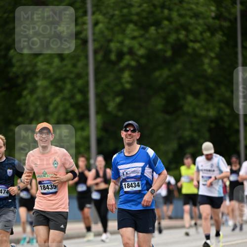 29.06.2025 - hella hamburg halbmarathon Dr. Thomas Lammeyer http://msf.ph/oto/8421934 29.06.2025 10:47:55 Kennedybrücke 1226, 1788, 1816, 1878, 2103, 2158, 2267, 2343, 2361, 2538, 2971, 3288, 3518, 4177, 4302, 5214, 5265, 5370, 5720, 6012, 6096, 7205, 7461, 7872, 8135, 8991, 9831, 9976, 10083, 10200, 10202, 11279 meine-sportfotos.de