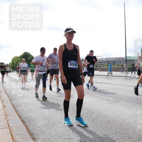 29.06.2025 - hella hamburg halbmarathon Lena Gebhardt http://msf.ph/oto/8421936 29.06.2025 10:27:49 Lombardsbrücke 1176, 7764, 8056, 17791, 1148, 2080, 3389, 4372, 5177, 5285, 5825, 5847, 6214, 6632, 7497, 7764, 7978, 8085, 8215, 9567, 9688, 10158, 10412, 10413, 11256, 11692, 11739, 12500, 12780, 12823, 12842, 13043, 13568, 13678, 13860, 14155, 14206, 15607, 15608, 16569, 16804, 16838, 17427, 17791, 18012, 18097, 18301, 18626, 18766 meine-sportfotos.de