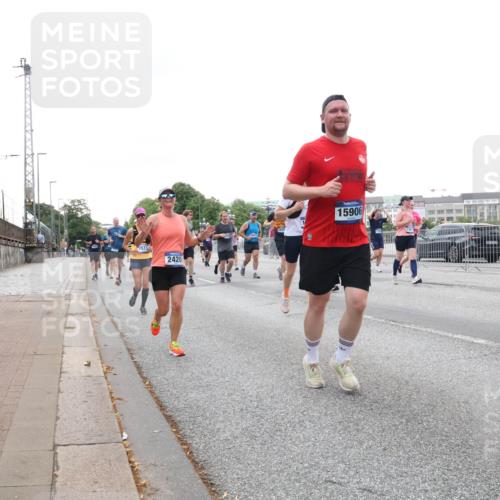 29.06.2025 - hella hamburg halbmarathon Lena Gebhardt http://msf.ph/oto/8421962 29.06.2025 10:52:43 Lombardsbrücke 7511, 2420, 15906, 1369, 1826, 2146, 2362, 2420, 2528, 2701, 2983, 2988, 3140, 3227, 3645, 3787, 4591, 4729, 4815, 5262, 5360, 6135, 6386, 6671, 7032, 7511, 7690, 7691, 7735, 7737, 7812, 8641, 9068, 9070, 9103, 9368, 9545, 9731, 10055, 10080, 10296, 10392, 10417, 10568, 10600, 10634, 10879, 10884, 10928, 10981, 11084, 11297, 11736, 11899, 11919, 11974, 12127, 12128, 12546, 12558, 12994, 14009, 14765, 14807, 14977, 14979 meine-sportfotos.de