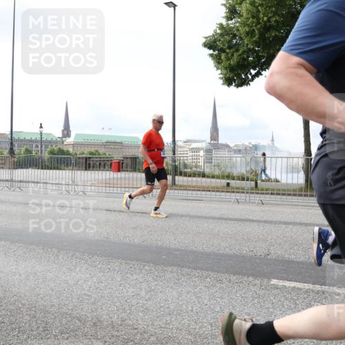 29.06.2025 - hella hamburg halbmarathon Lena Gebhardt http://msf.ph/oto/8421999 29.06.2025 10:05:55 Lombardsbrücke 1229, 1448, 1830, 1842, 1936, 1981, 2471, 2540, 2624, 3062, 3461, 3929, 4169, 4542, 4782, 5762, 6014, 7138, 7741, 8051, 8316, 8894, 8909, 9339, 9361, 9477, 9736, 9737, 9738, 9917, 10343, 10791, 10998, 11873, 11958, 13042, 13054, 14369, 14465, 14642, 14987, 15229, 15766, 15772, 16441, 16546, 16687, 17239, 17731, 17740, 17746, 17885, 18768, 18857, 18966, 18973, 19248 meine-sportfotos.de