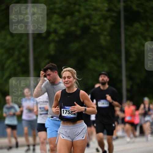 29.06.2025 - hella hamburg halbmarathon Dr. Thomas Lammeyer http://msf.ph/oto/8422008 29.06.2025 10:47:58 Kennedybrücke 1226, 1788, 1816, 1878, 2103, 2158, 2267, 2343, 2361, 2538, 3288, 3518, 4177, 4302, 5214, 5265, 5370, 5720, 6012, 6096, 7205, 7461, 7872, 8135, 8991, 9704, 9831, 9976, 10083, 10200, 10202, 11279 meine-sportfotos.de