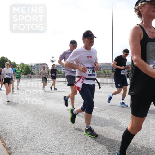29.06.2025 - hella hamburg halbmarathon Lena Gebhardt http://msf.ph/oto/8422044 29.06.2025 10:27:51 Lombardsbrücke 6259, 10412, 10413, 1176, 17791, 8056, 1148, 2080, 3389, 4372, 5177, 5285, 5847, 6214, 6632, 7497, 7764, 7978, 8085, 8215, 9567, 9688, 10158, 10412, 10413, 11256, 11692, 11739, 12500, 12780, 12823, 12842, 13043, 13568, 13678, 13860, 14155, 14206, 15607, 15608, 16569, 16804, 16838, 17427, 17791, 18012, 18097, 18301, 18626, 18766 meine-sportfotos.de
