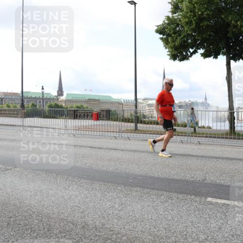 29.06.2025 - hella hamburg halbmarathon Lena Gebhardt http://msf.ph/oto/8422049 29.06.2025 10:05:55 Lombardsbrücke 1229, 1448, 1830, 1842, 1936, 1981, 2471, 2540, 2624, 3062, 3461, 3929, 4169, 4542, 4782, 5762, 6014, 7138, 7741, 8051, 8316, 8894, 8909, 9339, 9361, 9477, 9736, 9737, 9738, 9917, 10343, 10791, 10998, 11873, 11958, 13042, 13054, 14369, 14465, 14642, 14987, 15229, 15766, 15772, 16441, 16546, 16687, 17239, 17731, 17740, 17746, 17885, 18768, 18857, 18966, 18973, 19248 meine-sportfotos.de