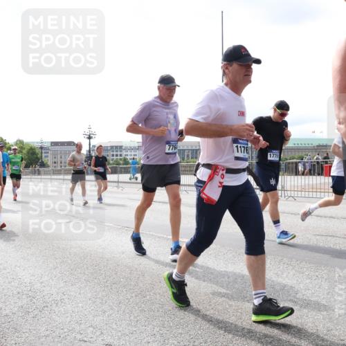 29.06.2025 - hella hamburg halbmarathon Lena Gebhardt http://msf.ph/oto/8422061 29.06.2025 10:27:51 Lombardsbrücke 6259, 7764, 1176, 17791, 8056, 1148, 2080, 3389, 4372, 5177, 5285, 5847, 6214, 6632, 7497, 7764, 7978, 8085, 8215, 9567, 9688, 10158, 10412, 10413, 11256, 11692, 11739, 12500, 12780, 12823, 12842, 13043, 13568, 13678, 13860, 14155, 14206, 15607, 15608, 16569, 16804, 16838, 17427, 17791, 18012, 18097, 18301, 18626, 18766 meine-sportfotos.de