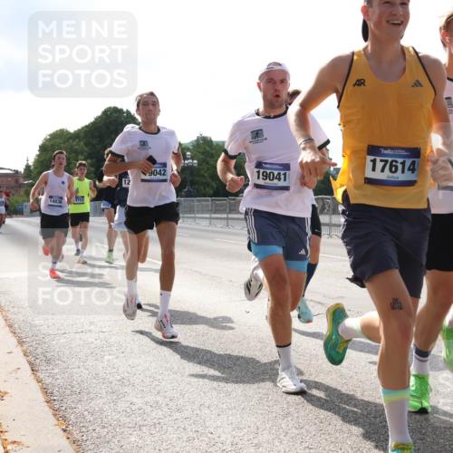 29.06.2025 - hella hamburg halbmarathon Lena Gebhardt http://msf.ph/oto/8422068 29.06.2025 09:42:36 Lombardsbrücke 14836, 4753, 12, 9042, 19041, 17614, 9050, 2618, 5612, 7331, 7855, 9269, 10468, 11078, 11228, 12360, 13872, 13913, 14113, 14753, 14836, 15253, 16615, 17614, 18569, 18740, 19041, 19042, 19050, 19076, 19078 meine-sportfotos.de