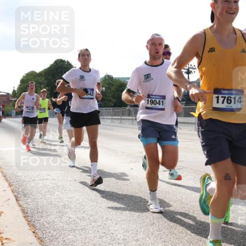 29.06.2025 - hella hamburg halbmarathon Lena Gebhardt http://msf.ph/oto/8422088 29.06.2025 09:42:36 Lombardsbrücke 14836, 14753, 7855, 042, 19041, 17614, 19050, 2618, 5612, 7331, 7855, 9269, 10468, 11078, 11228, 12360, 13872, 13913, 14113, 14753, 14836, 15253, 16615, 17614, 18569, 18740, 19041, 19042, 19050, 19076, 19078 meine-sportfotos.de