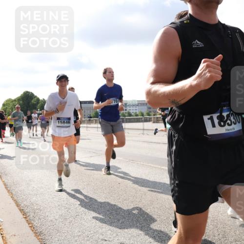 29.06.2025 - hella hamburg halbmarathon Lena Gebhardt http://msf.ph/oto/8422125 29.06.2025 09:51:54 Lombardsbrücke 1569, 1312, 15846, 70, 8, 1833, 8074, 512, 1057, 1312, 1353, 1520, 1569, 1570, 1604, 1763, 1903, 1920, 2653, 2880, 2972, 3437, 3523, 3697, 4297, 4634, 4759, 4843, 4865, 4991, 4999, 5014, 5047, 5129, 5231, 5336, 5375, 5410, 5690, 5987, 6490, 6700, 6705, 6770, 7092, 7105, 7185, 7363, 7710, 8074, 8346, 8359, 8564, 8871, 8900, 9114, 9358, 9364, 9547, 9659, 10319, 10375, 10480, 10669, 10691, 10934, 10978, 11021, 11417, 11714, 11821, 11959, 12438, 12623, 12711 meine-sportfotos.de