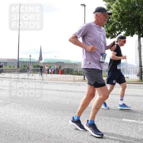 29.06.2025 - hella hamburg halbmarathon Lena Gebhardt http://msf.ph/oto/8422147 29.06.2025 10:27:52 Lombardsbrücke 10412, 10413, 776, 177, 1148, 2080, 3389, 4372, 5177, 5285, 5369, 5847, 6214, 6632, 7497, 7764, 7978, 8085, 8215, 9567, 9688, 10158, 10412, 10413, 11256, 11692, 11739, 12500, 12780, 12823, 12842, 13043, 13568, 13678, 13860, 14155, 14206, 15123, 15607, 15608, 16569, 16804, 16838, 17427, 17791, 18012, 18301, 18626, 18766 meine-sportfotos.de