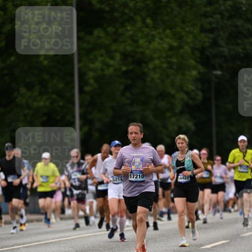 29.06.2025 - hella hamburg halbmarathon Dr. Thomas Lammeyer http://msf.ph/oto/8422152 29.06.2025 10:48:04 Kennedybrücke 1816, 1878, 2158, 2343, 2361, 3518, 5214, 5370, 5649, 5720, 6012, 6096, 6931, 7197, 7205, 7461, 8135, 8504, 8991, 9704, 9831, 9976, 10083, 10200, 10202, 11279 meine-sportfotos.de