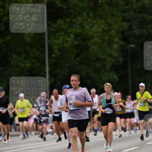 29.06.2025 - hella hamburg halbmarathon Dr. Thomas Lammeyer http://msf.ph/oto/8422168 29.06.2025 10:48:04 Kennedybrücke 1816, 1878, 2158, 2343, 2361, 3518, 5214, 5370, 5649, 5720, 6012, 6096, 6931, 7197, 7205, 7461, 8135, 8504, 8991, 9704, 9831, 9976, 10083, 10200, 10202, 11279 meine-sportfotos.de