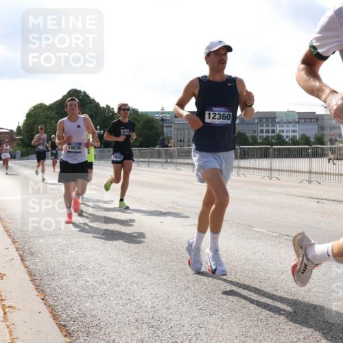 29.06.2025 - hella hamburg halbmarathon Lena Gebhardt http://msf.ph/oto/8422172 29.06.2025 09:42:38 Lombardsbrücke 14836, 7855, 12360, 19042, 2618, 5612, 7331, 7855, 9269, 10468, 11078, 11228, 12360, 13346, 13872, 13913, 14113, 14753, 14836, 15253, 16615, 17614, 18569, 18740, 19041, 19042, 19050, 19076, 19078 meine-sportfotos.de