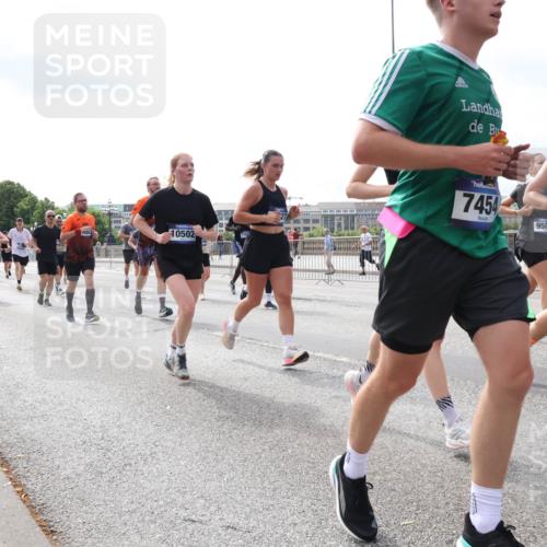 29.06.2025 - hella hamburg halbmarathon Lena Gebhardt http://msf.ph/oto/8422187 29.06.2025 10:18:42 Lombardsbrücke 5910, 10502, 7454, 15436, 9505, 1234, 1349, 1521, 1820, 2087, 2096, 2335, 2703, 2781, 2821, 3026, 3202, 3321, 3482, 3529, 3591, 3592, 3631, 4123, 4383, 4710, 4718, 4738, 4802, 4845, 5049, 5264, 5266, 5834, 5909, 5910, 6332, 6413, 6533, 7051, 7121, 7160, 7214, 7252, 7454, 8341, 8665, 8780, 9222, 9270, 9272, 9276, 9505, 9549, 9586, 9658, 9748, 9834, 10037, 10172, 10467, 10502, 10659, 10687, 10816, 12541, 12548, 12552, 12703, 13341 meine-sportfotos.de
